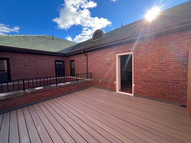 Photo - 160 Seabury St Unit 12