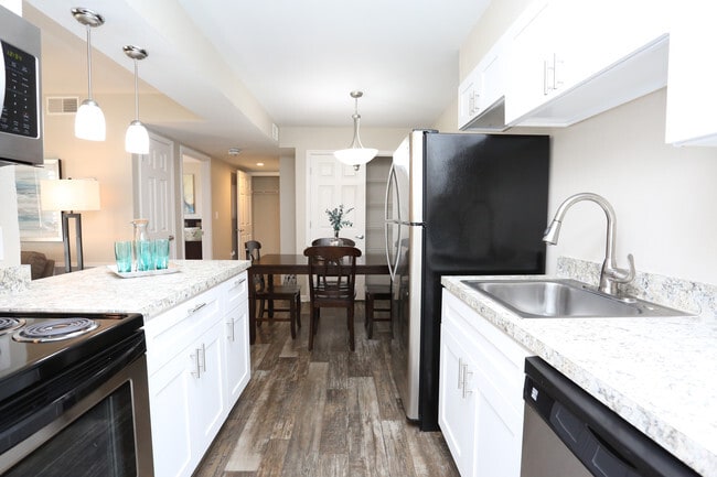 1HAB, 1BA - 750&nbsp;ft² - Cocina - Armstrong Farm