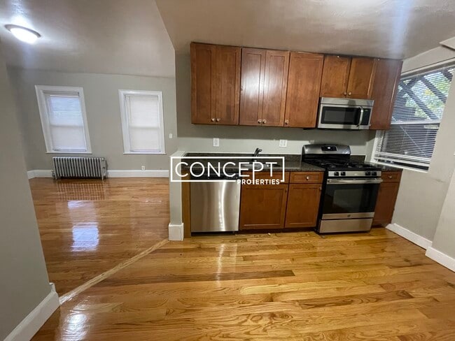 Photo - 33 Algonquin St Unit 2TS