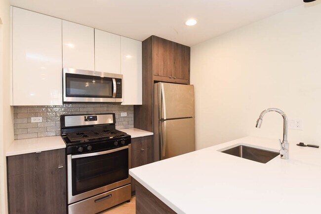 853 W Grace St Unit 201D