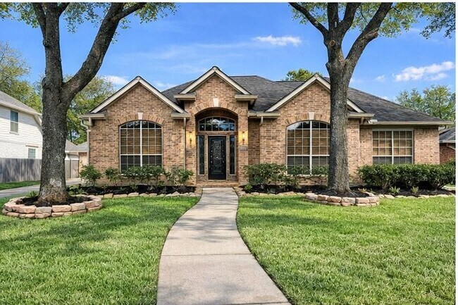 Photo - 16807 Laguna Springs Dr