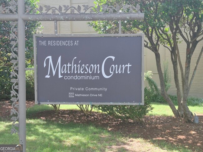 Building Photo - 3206 Mathieson Dr NE Unit APT 4