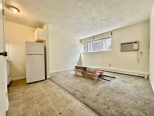 Photo - 360 Market St Apartment Unit B4