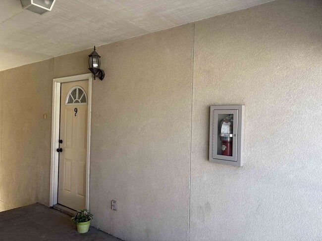 Photo - 5410 Marcella Ave Unidad 9