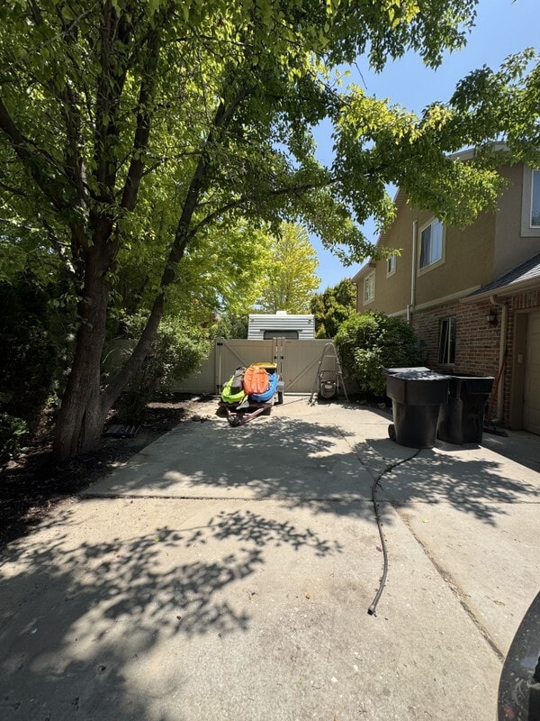 Photo - 183 650 W