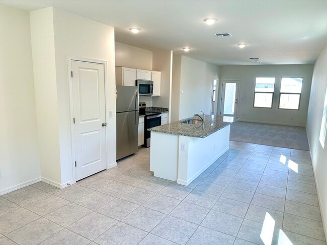 Photo - Beautiful new home in Bella Vista Farms, San Tan Valley! 9' ceilings, tile floors, granite counte...