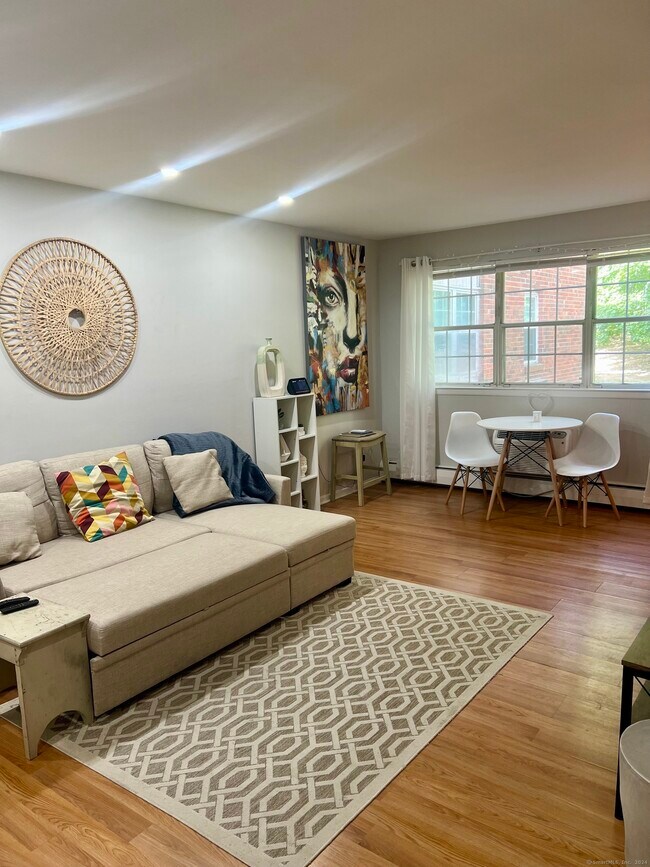 1000 Knapps Hwy Unidad APT 7 Fairfield, CT