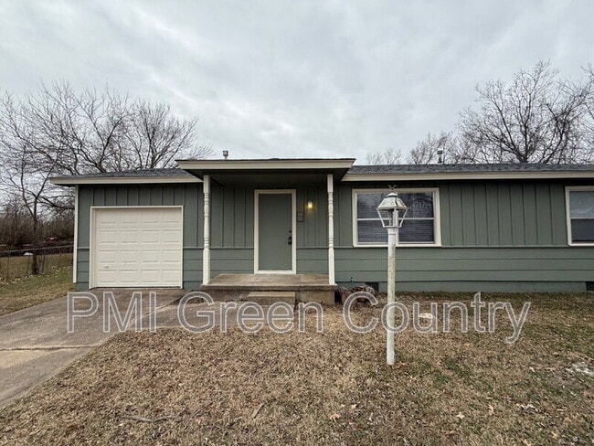 Photo - 336 W 61st Pl N