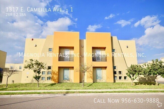 Building Photo - 2 bed 2.5 bath Townhouse with Pool in Mcallen Unit 1