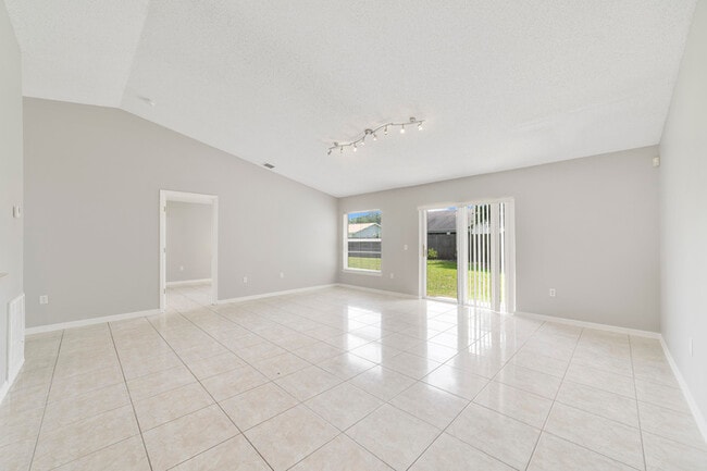 Photo - 266 Chadworth Dr
