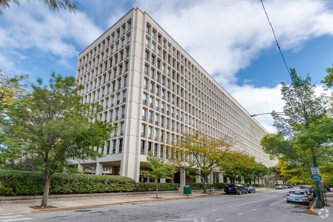 Building Photo - 1400 E 55th Pl Unit 614S Rental