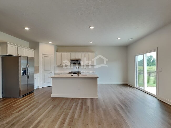 Photo - 9202 Henley Ave