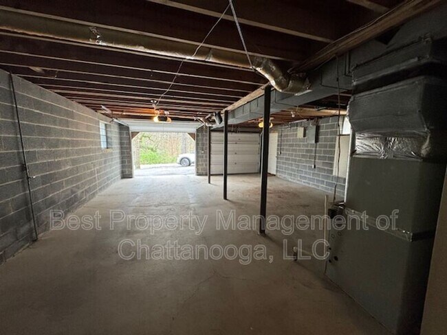 Photo - 1300 Highcrest Dr