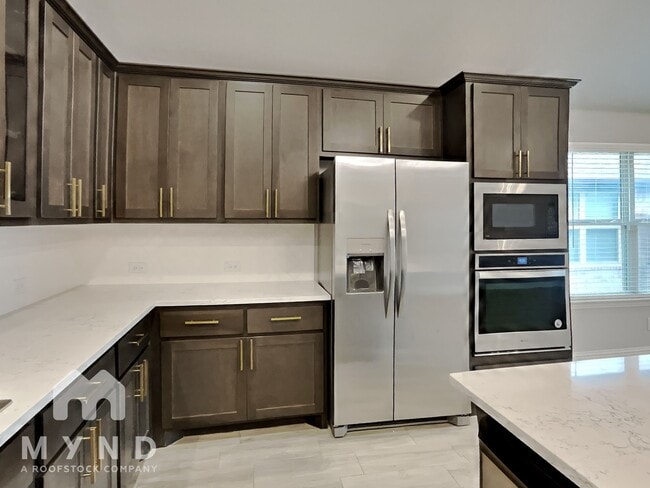 Photo - 552 Bradley Dr