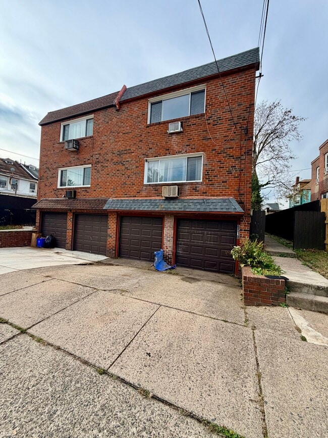 Building Photo - 6518 N Camac St Unit B