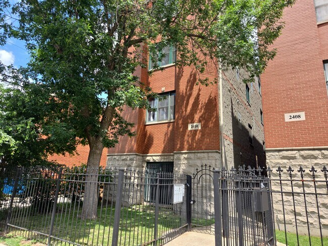 Photo - 2410 W Flournoy St Condo Unit 1