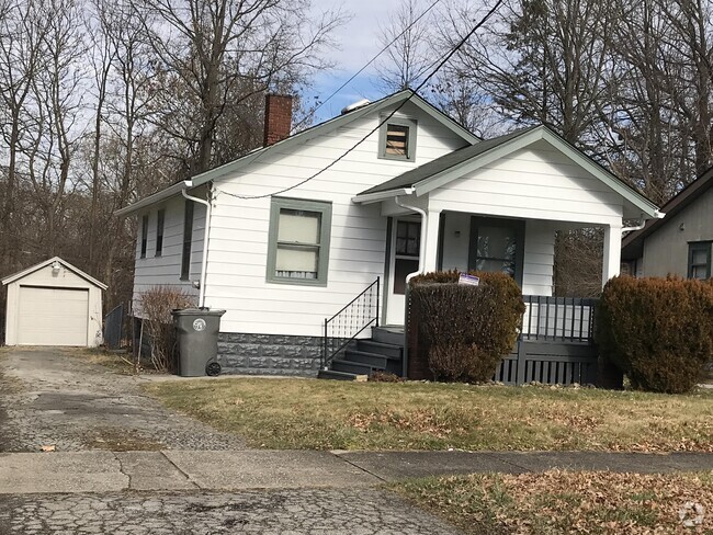 Building Photo - 624 W Dewey Ave Rental