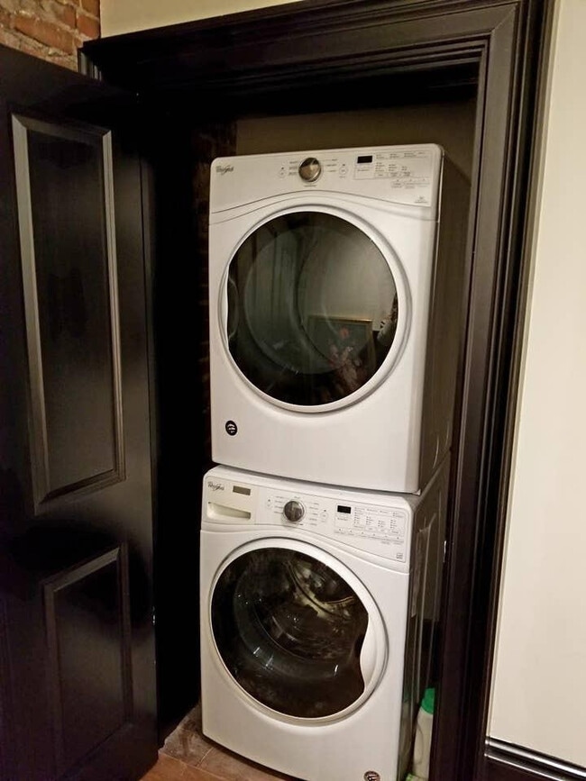 Photo - 275 S Limestone Unidad 110