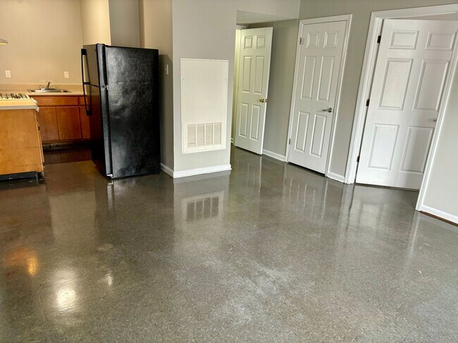 Photo - First floor 1 bedroom in West Louisville! Section 8 Accepted Unidad 3124-1