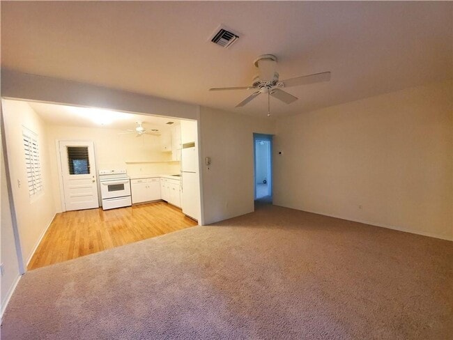 ANNUAL RENTAL 2/1 COTTAGE - ANNUAL RENTAL 2/1 COTTAGE