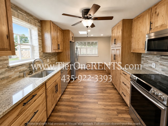 This property offers a NO DEPOSIT option available for qualified renters!