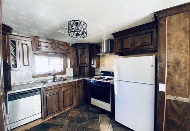 Photo - 1522 E 9th St