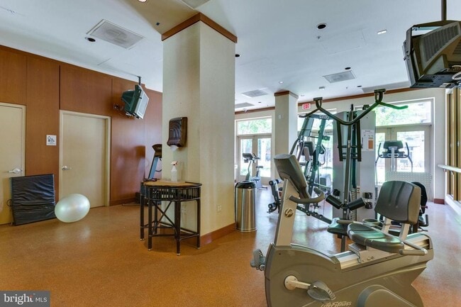 Photo - This contemporary, sun-drenched condo is perfect for you!