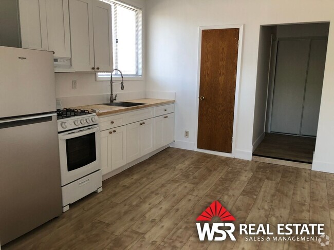 Building Photo - Upgraded 1 bedroom/1 bath in Beaumont! Unit 201 Dale St. -  C Rental