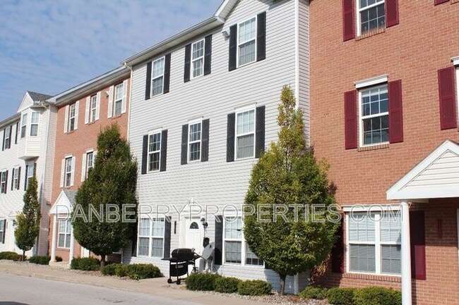 Building Photo - 1125 N Byrne Rd