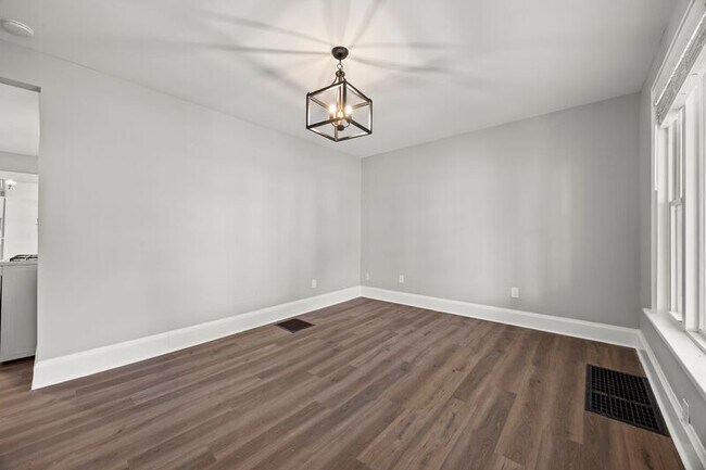 Photo - 2876 Indianola Ave