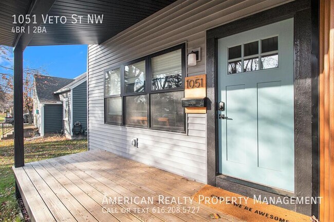 Photo - 1051 Veto St NW