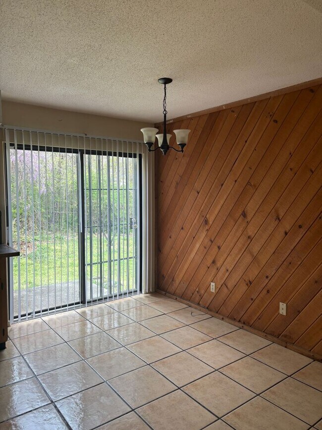 Building Photo - 3405 Maple Creek Ln Unit A Rental