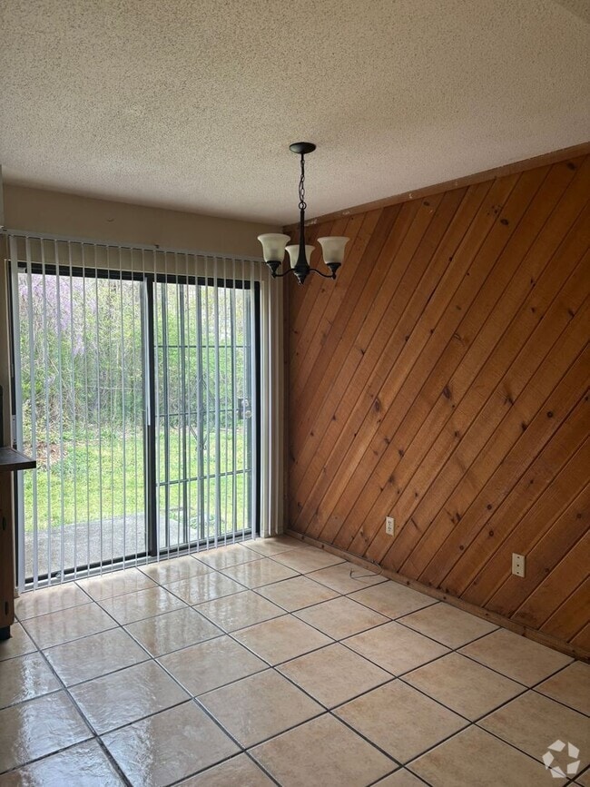 Building Photo - 3405 Maple Creek Ln Unit A Rental