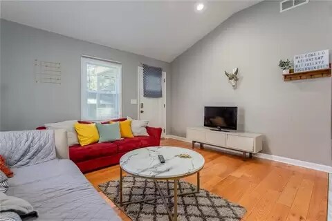 Photo - 2931 Diana Dr SW