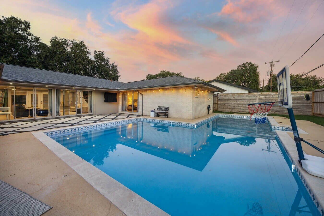 Photo - 5339 Rutherglenn Dr