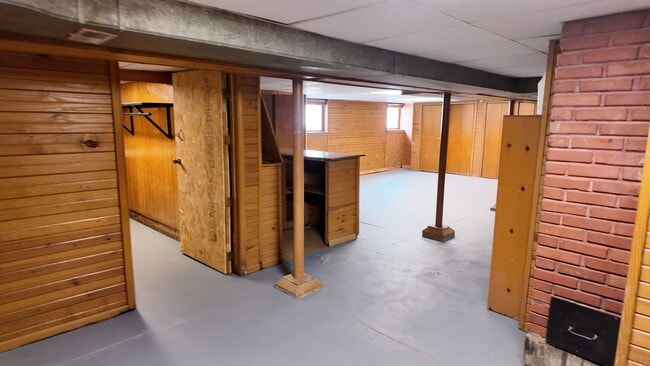 Photo - 109 W High St