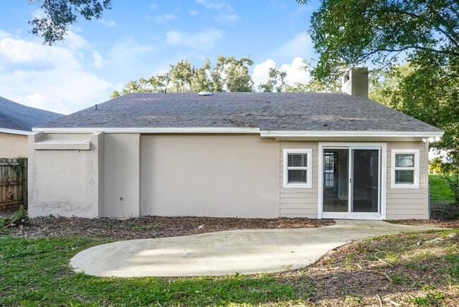 Building Photo - Spacious 3-Bedroom Eustis Home