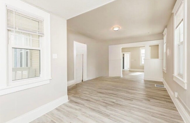 Photo - 1316 44th St