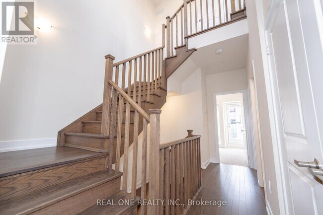 Photo - 28 Credit Ln