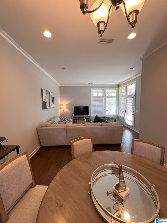 Photo - 212 59th St S