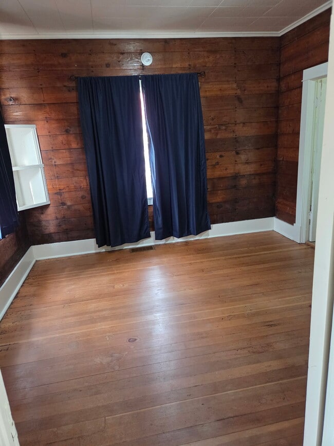Photo - 203 E Market Ave