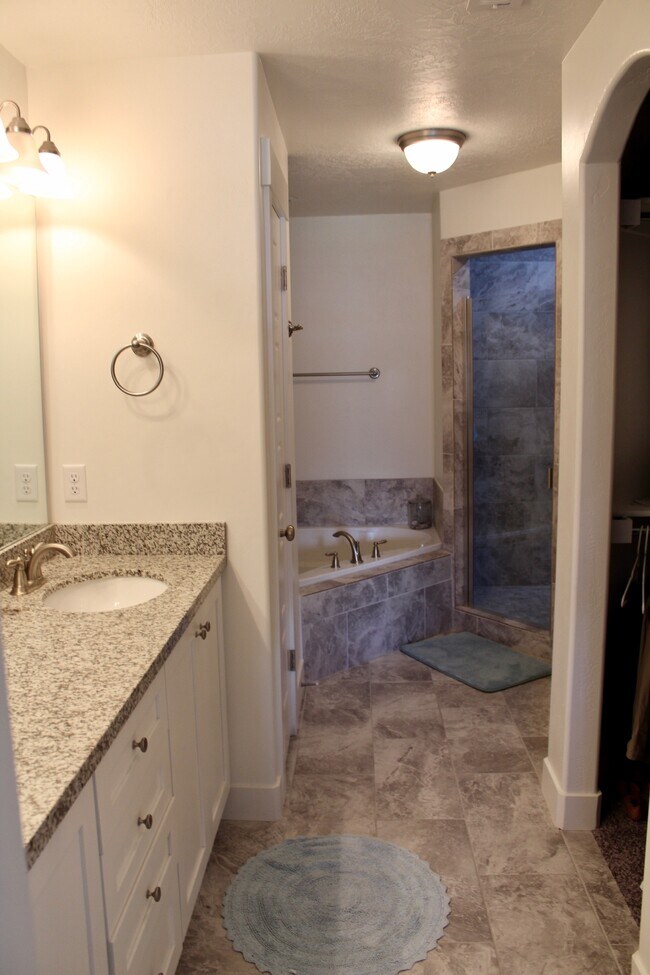 Photo - 679 S 1803 W