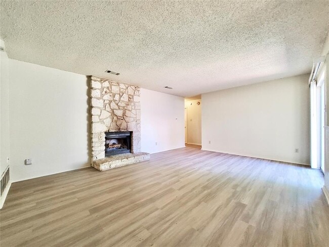 Photo - 2827 Wilcrest Dr