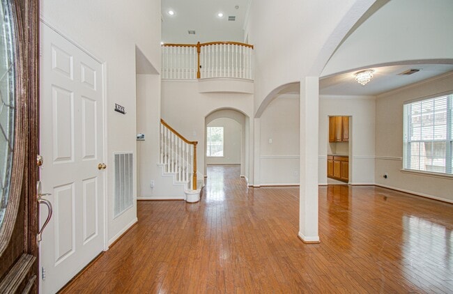 6110 Barkermist Ln