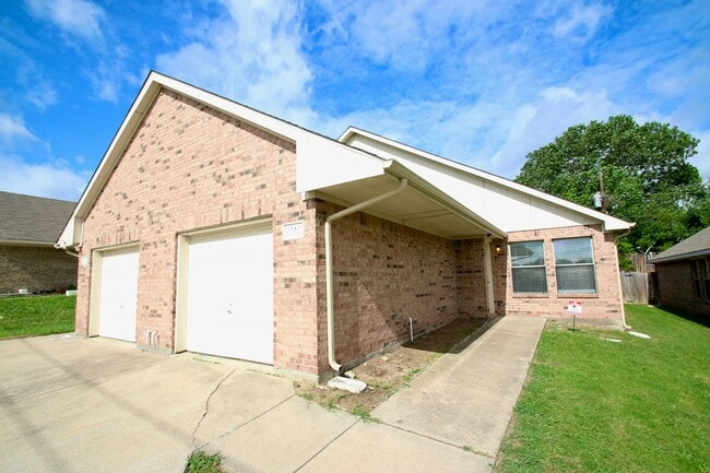 Photo - 3116-3118 S Cherry Ln Unit 3116