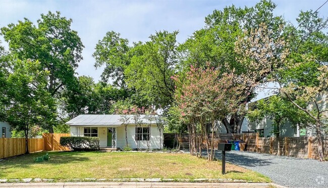 Building Photo - 916 Chote Ave Rental