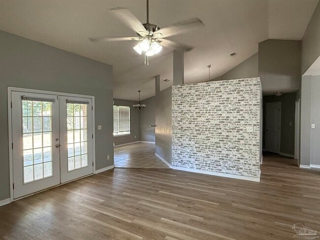 Photo - 5632 Rosebay St