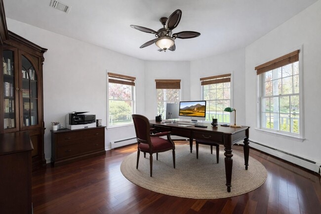 Photo - 12 Fortune Way