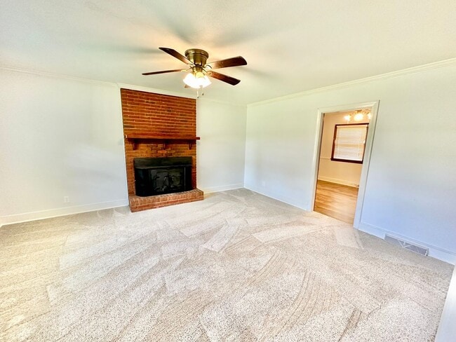 4065 Pinehurst Dr