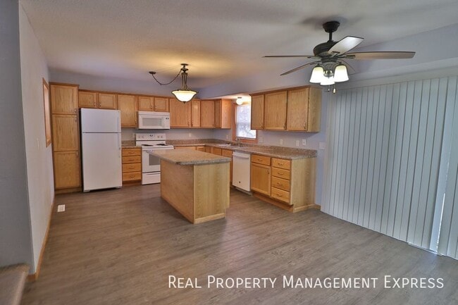 2709 E Klondike Trail